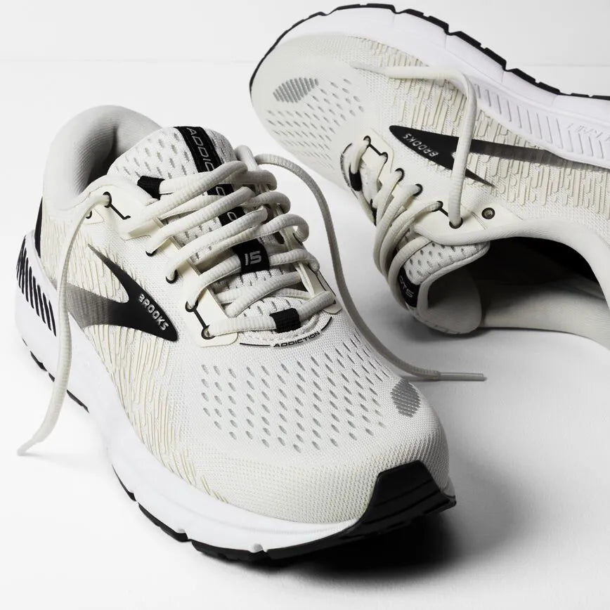 Vaporous Grey/Black/White