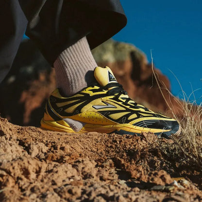 Yellow/Black/Moonbeam