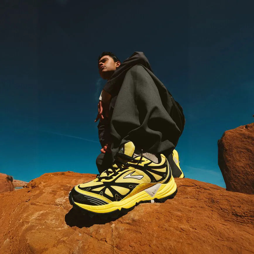 Yellow/Black/Moonbeam